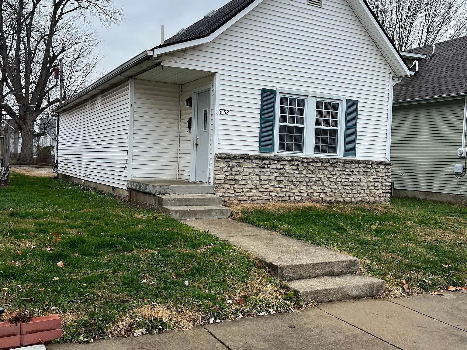 2 bed, 856 sqft, $900 — Photo 1