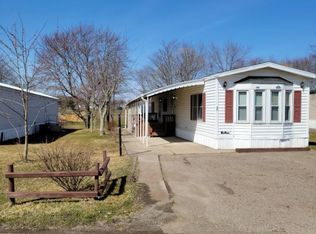 40 Bud Dr #40, Middlefield, OH 44062