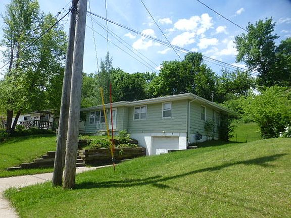 3rd image of 215 W Florence Ave