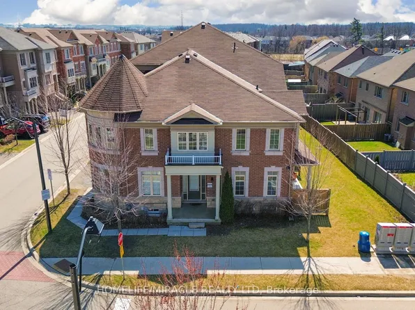 2 Aspen Hills Rd, Brampton, ON L6Y 6E3