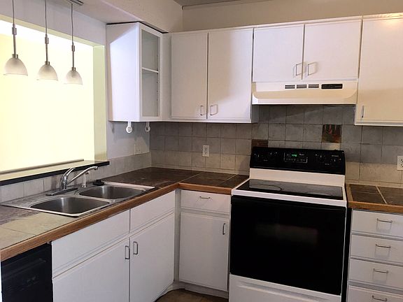 5th image of 875 Martin Luther King Jr Blvd APT 8