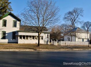 302 E Montcalm St, Greenville, MI 48838