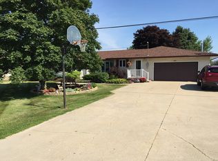 1737 Parish Rd, Kawkawlin, MI 48631