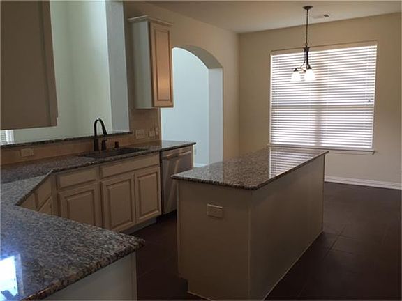 5th image of 22311 Larch Grove Ct