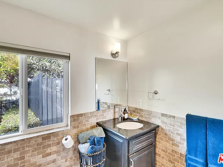 3966 Las Flores Canyon Rd — Photo 35