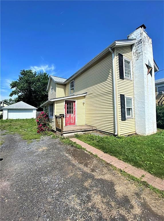 17 Mynderse St Seneca Falls Ny 13148 Zillow