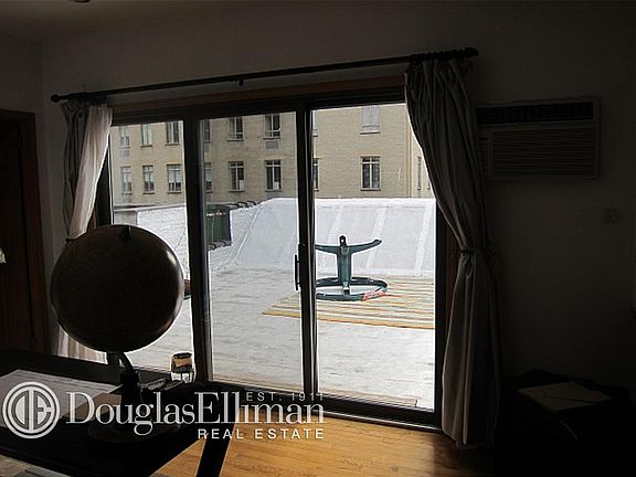2nd image of 5 W 75th St APT 5A