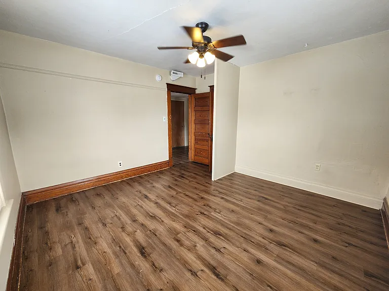 604 1/2 W Seerley Blvd — Photo 7