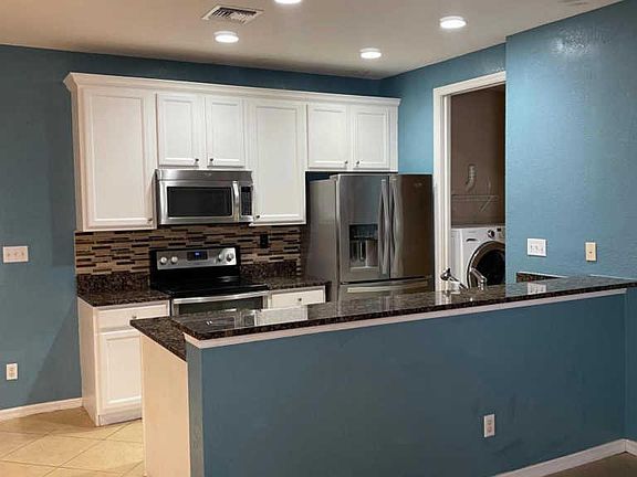 2nd image of 2057 SE Avon Park Dr