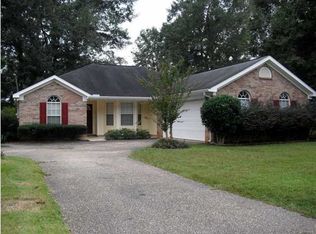13225 Hackberry Dr, Mobile, AL 36608