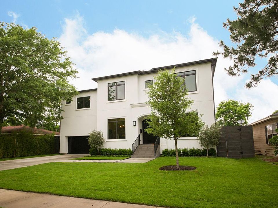 Stunning recent custom build on beautiful lot in Ayrshire!