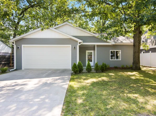 939 Grant St, Traverse City, MI 49686