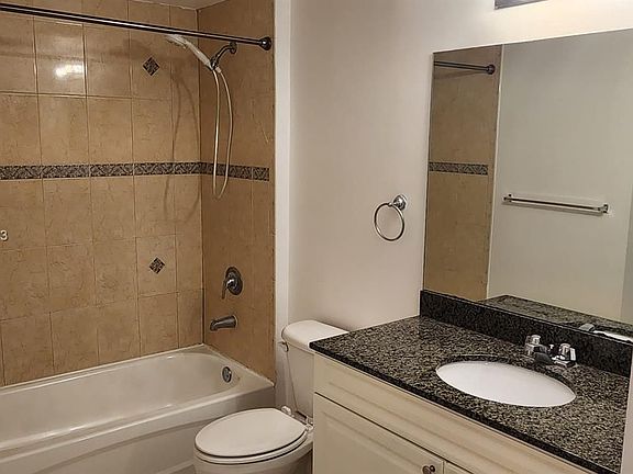3rd image of 1 Glen Royal Pkwy APT 1406