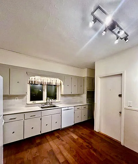 10 Elgin St #2 — Photo 12