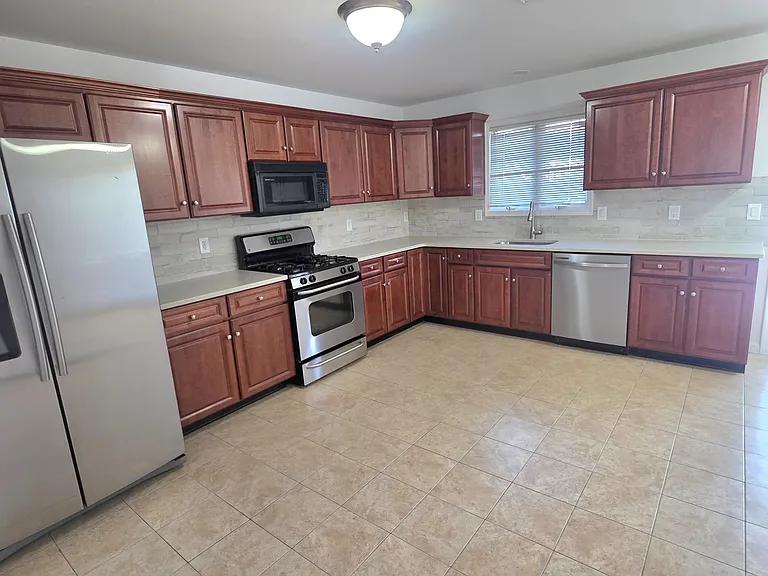 272 Highland Ave #A — Photo 6