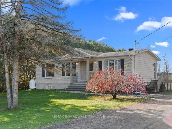 2462 Dunning Rd, Ottawa, ON K0A 3E0