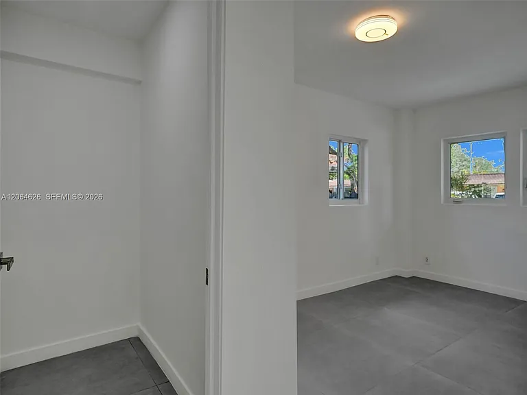 2380 NE 184th Ter — Photo 37