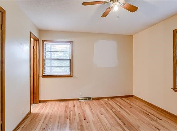 5th image of 6005 N Wyandotte St