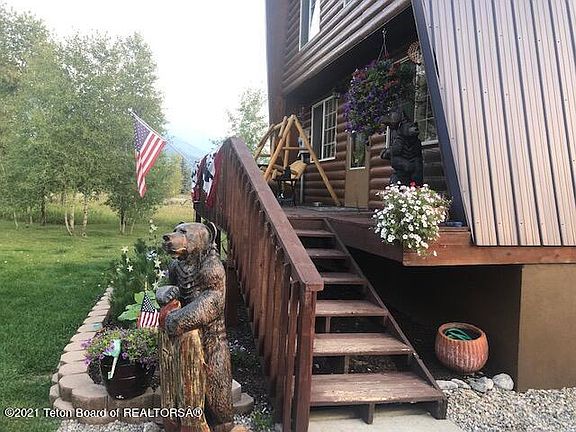3rd image of 824 Hardman Dr