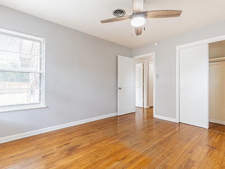 422 Sandalwood Ln — Photo 19