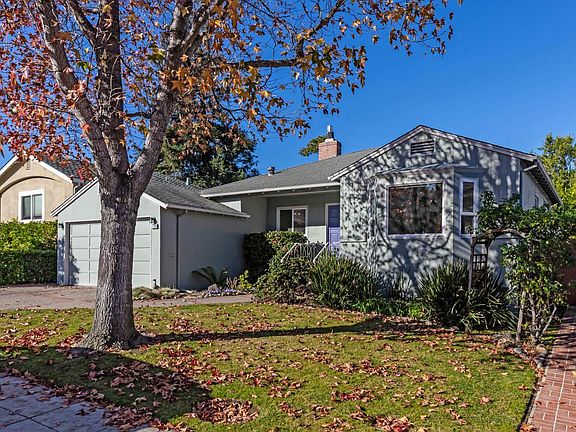 3rd image of 1708 Devereux Dr