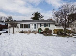 10 Yates Ave, Commack, NY 11725