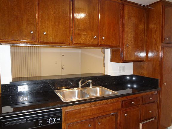 3rd image of 12021 Burbank Blvd APT 111