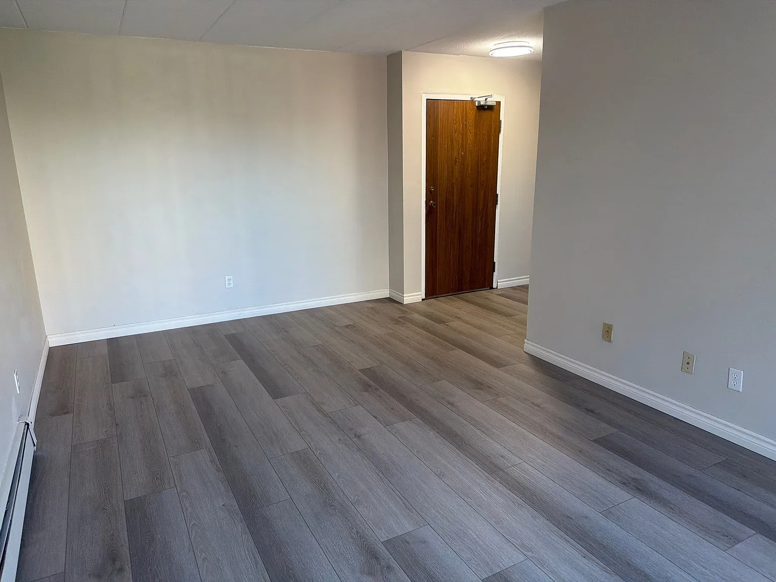 350 Regina Street North Waterloo — Photo 4