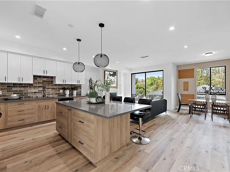 11858 W Flower Ln — Photo 6