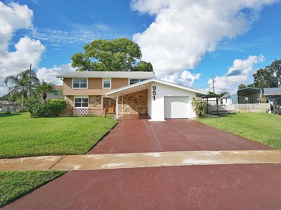 3rd image of 951 Bolton Ln