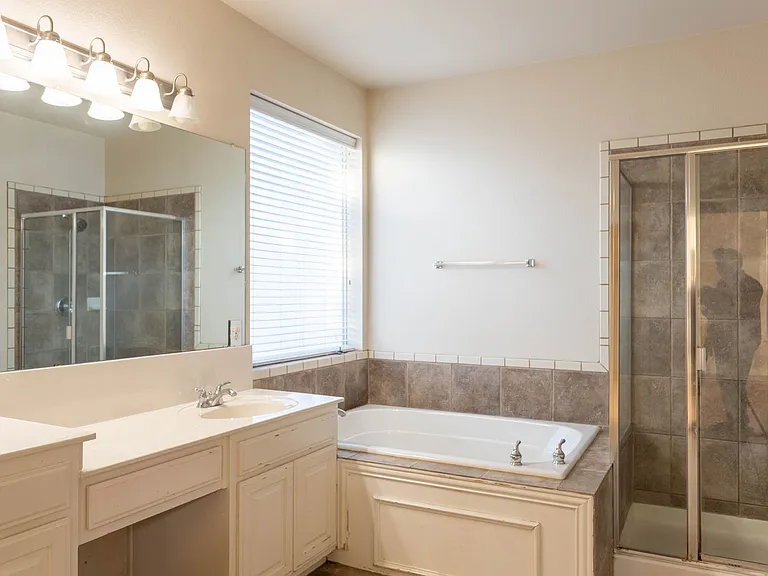 413 Brookmere Ln — Photo 17