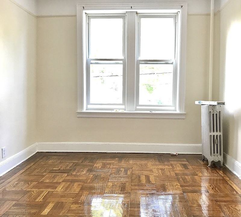 1st image of 2414 27th St APT 2A