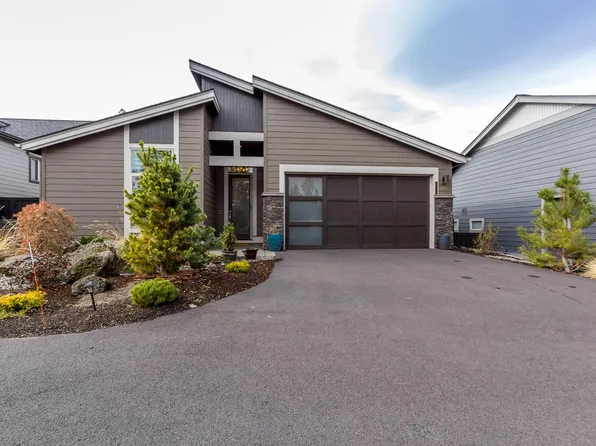 2735 NW Rippling River Ct, Bend, OR 97703