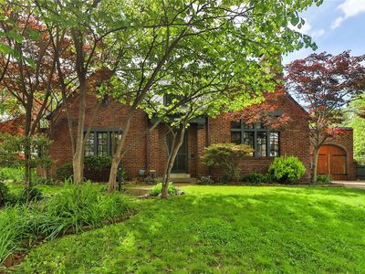 415 Alta Dena Ct, Saint Louis, MO, 63130