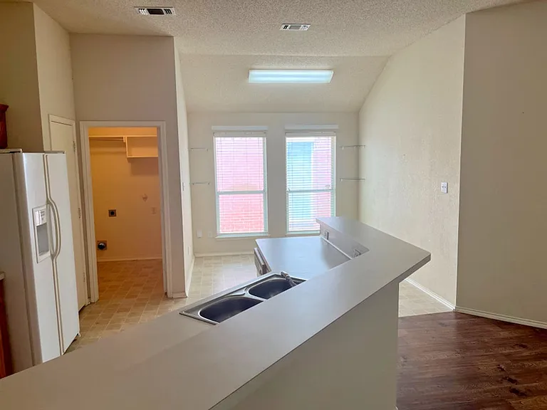 8055 Raleigh Dr — Photo 10