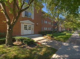 8450 Skokie Blvd APT 106, Skokie, IL 60077