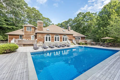 16 Woodedge Cir Photo 1