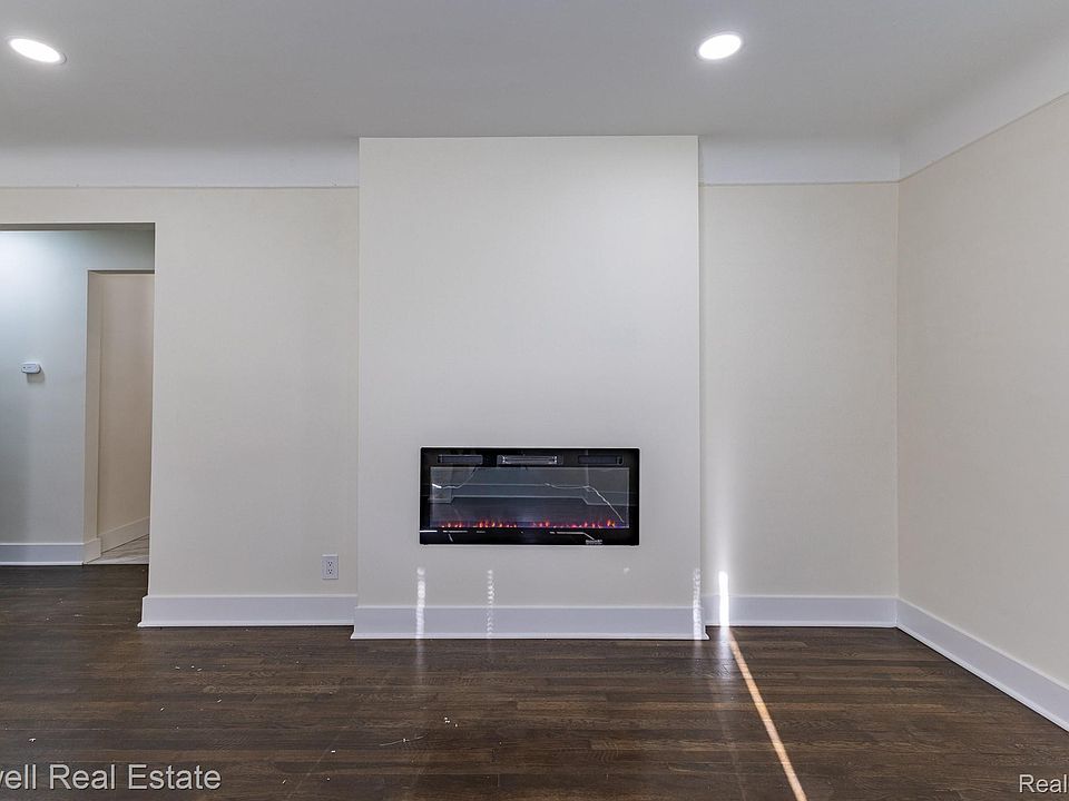 25246 Hayes Rd, photo 8
