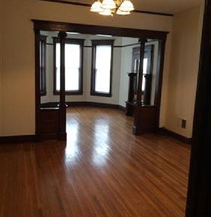 2nd image of 2844 W Shakespeare Ave #2