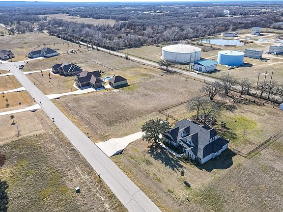 5th image of 209 Maverick Ct