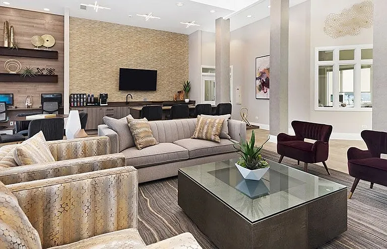 Butterfield Oaks Apartments — Photo 12