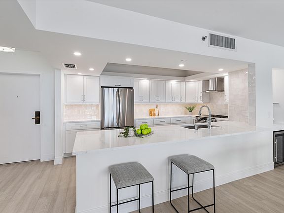 4th image of 4748 S Ocean Boulevard #602