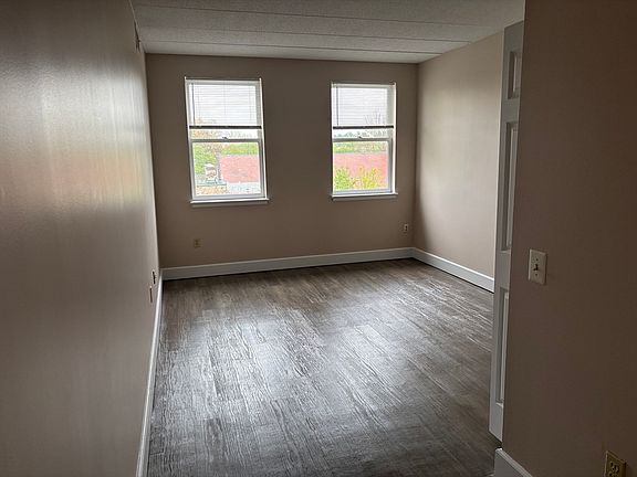 5th image of 34 Sumner Ave APT 411