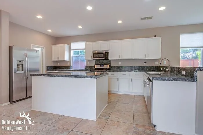 1002 Greenway Rd — Photo 6