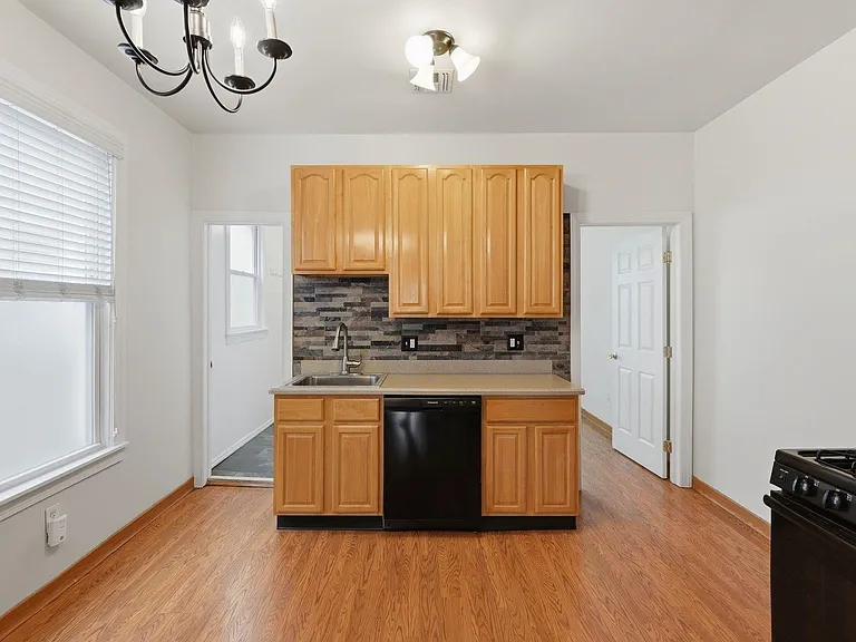 394 Woodlawn Ave #2 — Photo 14