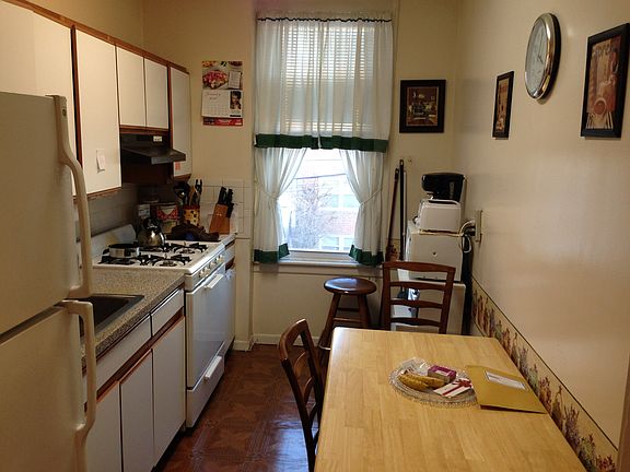 3rd image of 9324 239th St APT 2F