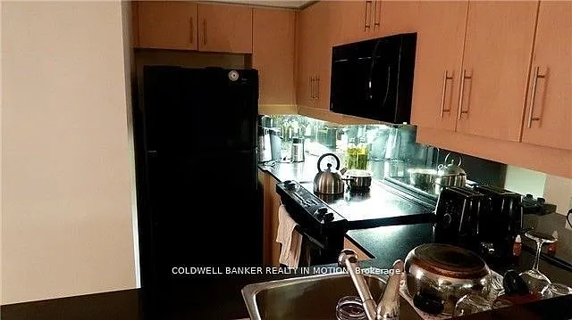 300 Bloor St E #1013 — Photo 8