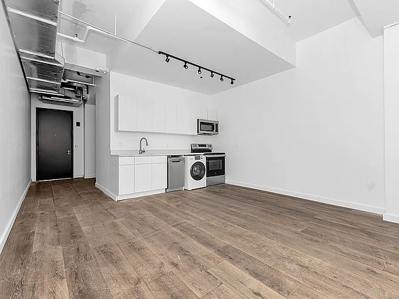 2nd image of 255 W 36th St Suite 1006