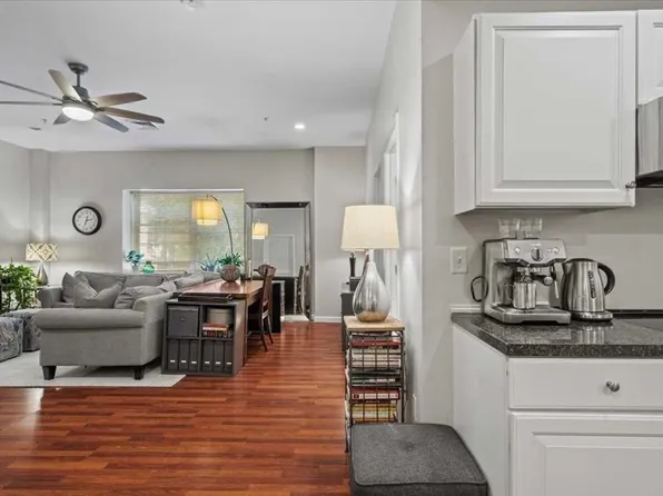 48 Phillips Rd Unit 14, Holden, MA 01520