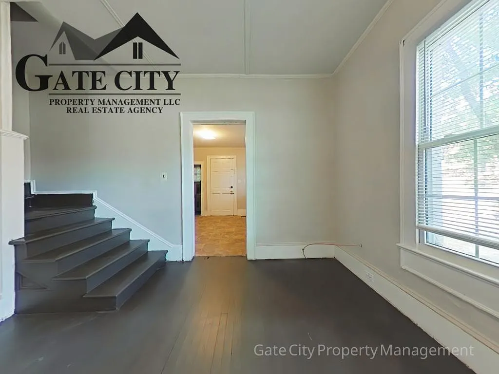 224 N Dunleith Ave — Photo 3